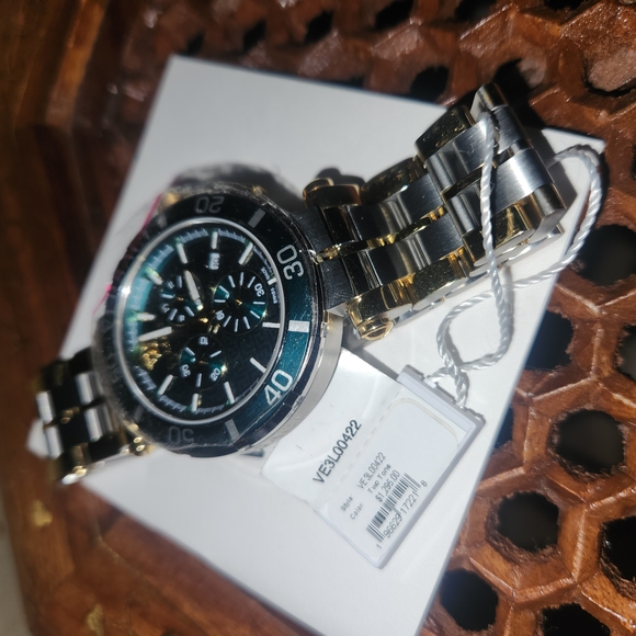 Versace Black and Gold Watch - Picture 3 of 4